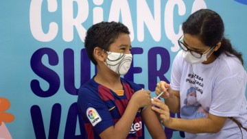 Dia D: Com 175 postos, Recife oferece 17 imunizantes à população neste sábado 