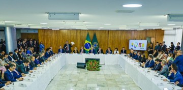 Raquel Lyra participa de reunião com Lula sobre segurança nas escolas; governo federal repassará R$ 3,1 bilhões para estados e municípios