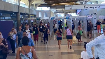 Pagamento via PIX não será aceito em seis estações do Metrô do Recife durante o Galo da Madrugada