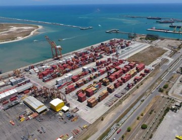 Porto de Suape conta com nova área de fundeio