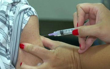 Vacinação e testagem itinerante contra COVID-19 acontece no Recife