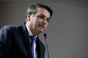 Bolsonaro descarta fim do seguro-defeso