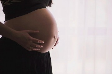 Cartilha auxilia grávidas e mulheres que tiveram bebês a evitar e tratar a Covid-19
