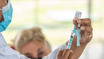 Recife atinge 82% da população com o esquema vacinal completo 