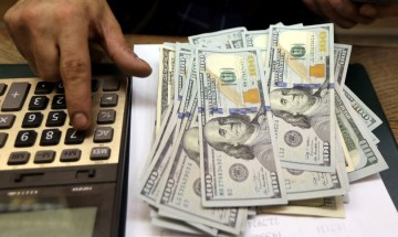 Dólar cai para R$ 5,40 com investidores vendendo moeda