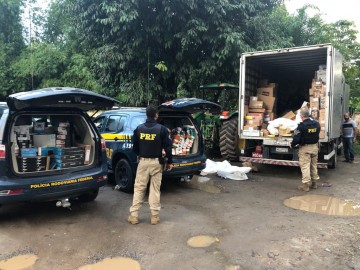 PRF recupera caminhão com carga de eletrônicos roubada no Cabo 