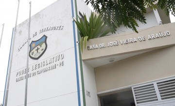 Vereadores apresentam projeto para aumentar 50% do salário do presidente da Câmara em Santa Cruz do Capibaribe