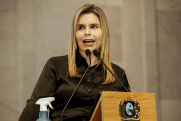 STF instaura novos inquéritos e mira deputados que podem ter incitado atos em Brasília; Clarissa Tércio é investigada