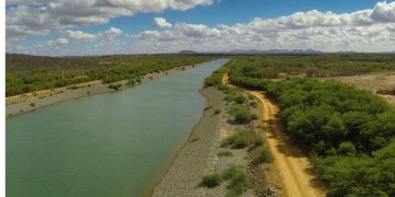Água da Transposição do São Francisco alcança novos municípios de Pernambuco e Ceará