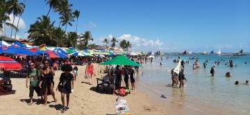 Pernambuco volta a registrar aglomerações nas praias, no último fim de semana