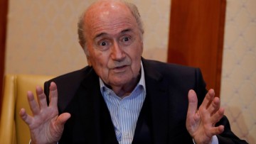 Ex-presidente da Fifa, Blatter recebe novas punições devido a bônus