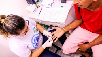 Recife promove ações de testagens, distribuição de preservativos e conscientização sobre o Julho Amarelo