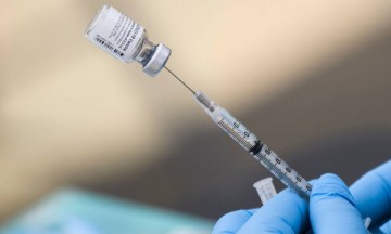 Vacinação contra subvariante XBB da covid-19 começa a ser aplicada no Recife