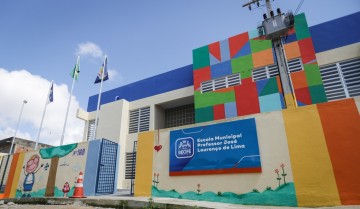 No dia em que escolas estaduais iniciam ano letivo, Secretaria de Educação do Recife adia volta às aulas presenciais no Ensino infantil e Fundamental