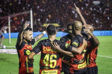 Sport vence Ceará na Ilha do Retiro, assume liderança