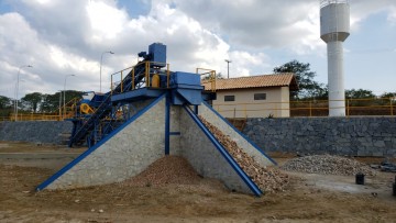 Resíduos da construção civil das obras públicas viram reciclagem em Caruaru