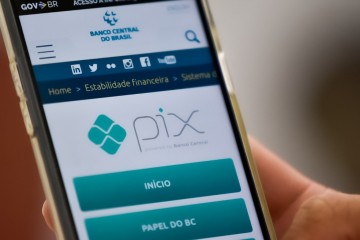 Procon Caruaru faz alerta para usuários do PIX sobre uso do sistema para paqueras