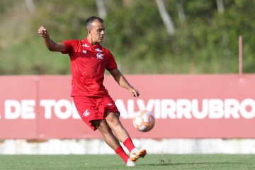 Matheus Carvalho deve voltar a titularidade no jogo decisivo da Série C 