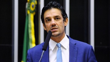 Daniel Coelho defende duas candidaturas de oposição ao governo de Pernambuco, sendo Raquel Lyra uma delas