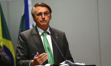 Presidente faz edição no decreto que regulamenta o Auxílio Brasil