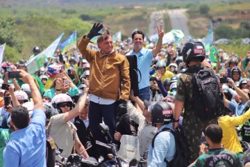 Bolsonaro faz campanha política no Agreste de Pernambuco