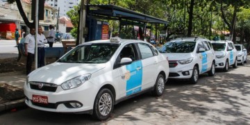  Táxis do Recife podem operar com bandeira 2 no mês de março