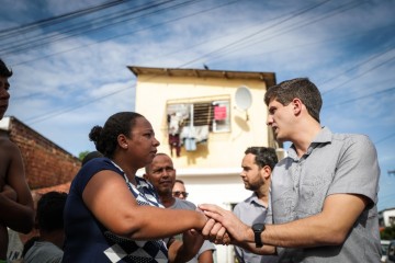 Recife já cadastrou mais de 10 mil famílias para recebimento do auxílio chuvas