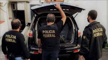 Operação da Polícia Federal e apoio da SDS apreende armas e drogas no Grande Recife