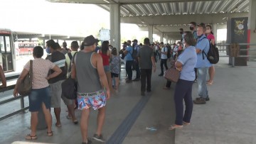 Rodoviários iniciam greve por tempo indeterminado na RMR 