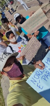 Protesto no Recife e em Noronha cobra mudança na reabertura da ilha 