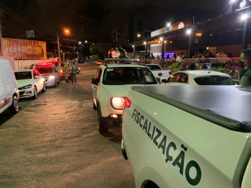 Grupo de Fiscalização Integrada Covid-19 fiscaliza em bares e restaurantes, em Caruaru