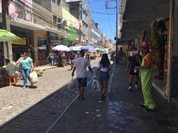 Pagamento da 1ª parcela do 13º deixa comércio do Recife otimista para vendas de fim de ano