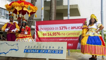 Justiça determina que professores do Recife encerrem greve