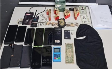Suspeitos de integrar quadrilha de revenda de celulares roubados são presos em Camaragibe