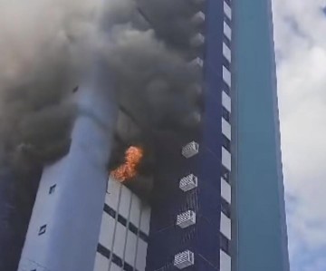 Incêndio atinge apartamento em Piedade, Jaboatão dos Guararapes