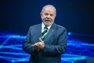 Em reunião com Lula, CNTE pede revogação do novo ensino médio