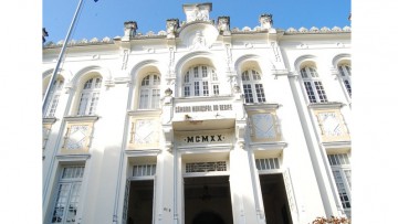 Câmara de Vereadores do Recife fecha sede e estuda sessões virtuais