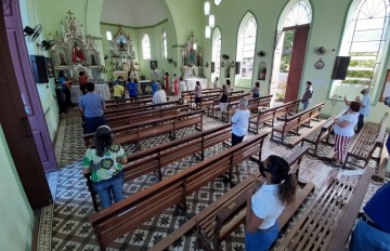 Igreja dedicada a São João tem missa especial no Recife 