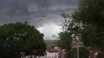 Chuvas mudam cenário do clima no estado de Pernambuco