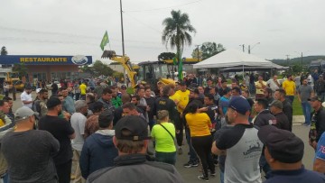 Confira a lista de rodovias pernambucanas que seguem com manifestantes nesta quarta-feira (02), Dia de Finados