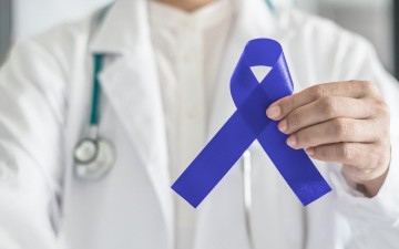 Março Azul-marinho alerta sobre causa e prevenção do câncer colorretal