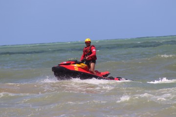 Corpo de Bombeiros recebe novas motos de salvamento aquático