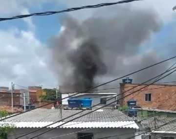 Incêndio atinge casa no bairro do Cordeiro