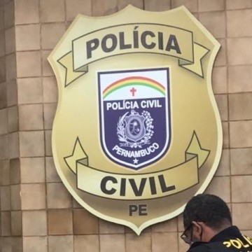 Polícia prende homem que matou ex-namorada em Olinda; irmão do suspeito participou do crime