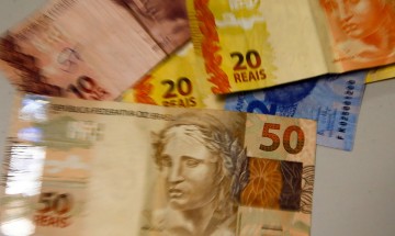 Brasileiros ainda não sacaram R$ 7,08 bilhões de valores a receber