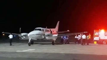 Avião de salvamento resgata estudante vítima de acidente de trânsito em Noronha