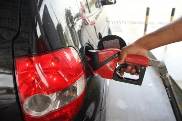 Postos deverão anunciar preço de combustível válido antes da redução do ICMS