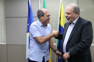 Mano Medeiros recebe a visita do ex-senador Armando Monteiro