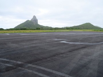 Aeroporto de Fernando de Noronha é fechado para turistas 