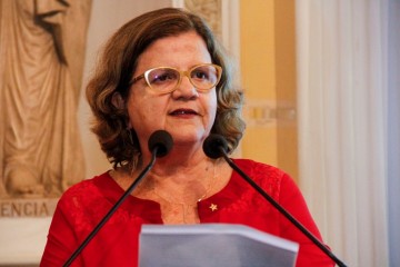“Não tem como continuar defendendo um governo hegemonizado pelo PSB”, critica Teresa Leitão